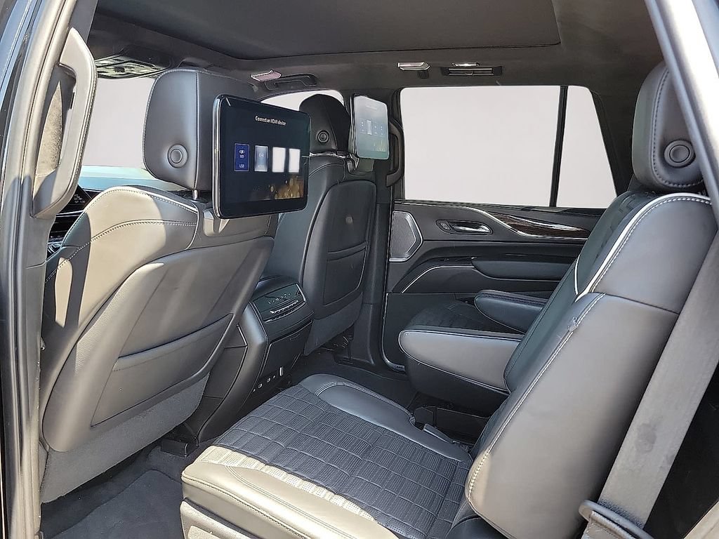 Used 2022 Cadillac Escalade Sport Platinum w/ Heavy-Duty Trailer Package AWD/4WD image 10
