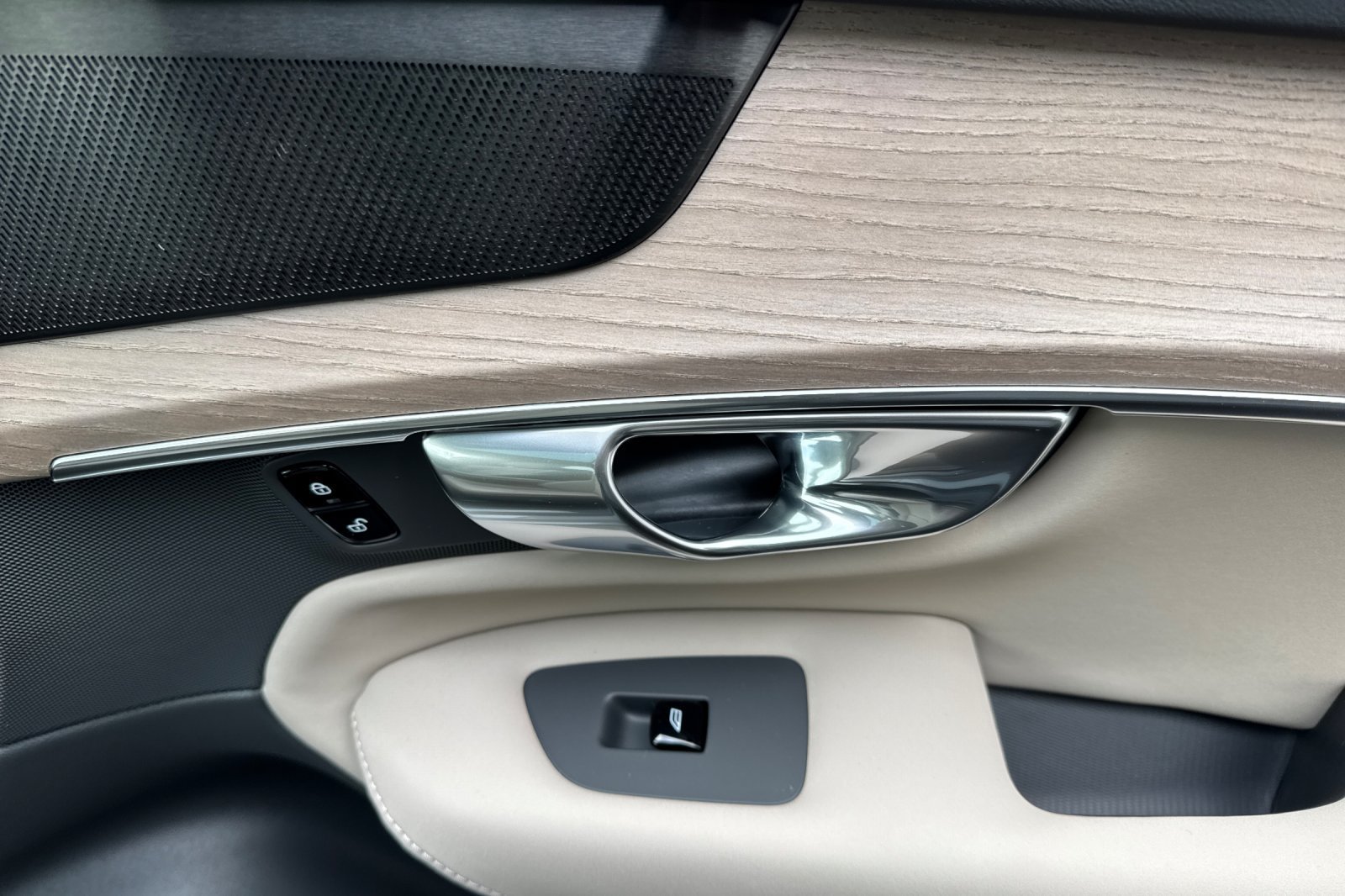 New 2026 Volvo XC90 T8 Plus w/ Protection Package AWD/4WD image 20