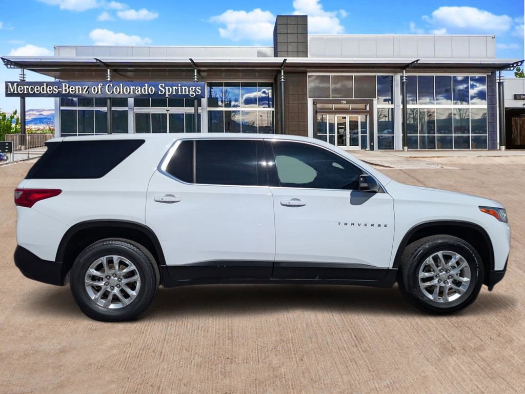 Used 2021 Chevrolet Traverse LS image 4