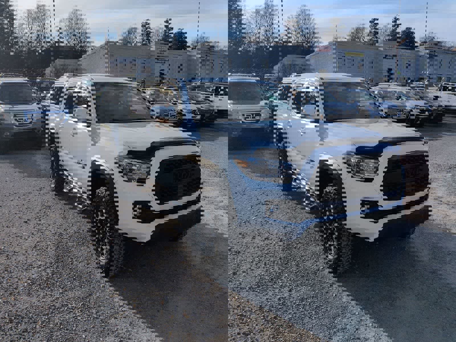 Used 2023 Toyota Tacoma TRD Off-Road image 2