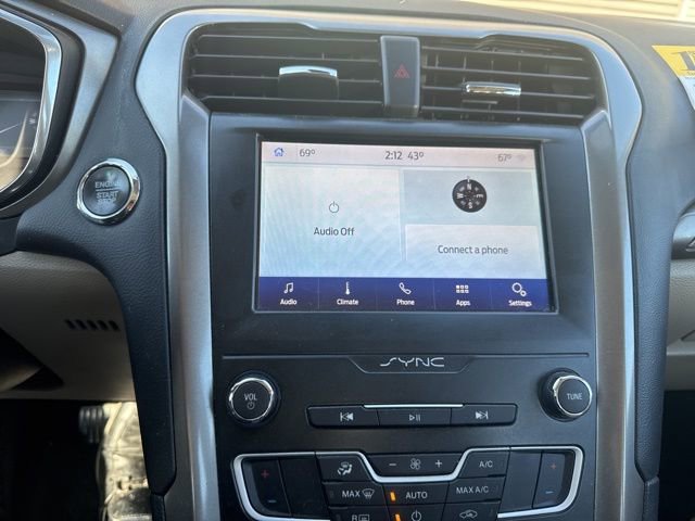 Used 2020 Ford Fusion SE image 7