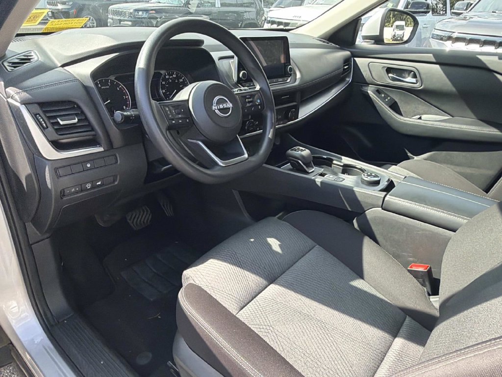 Used 2024 Nissan Rogue SV AWD/4WD image 18