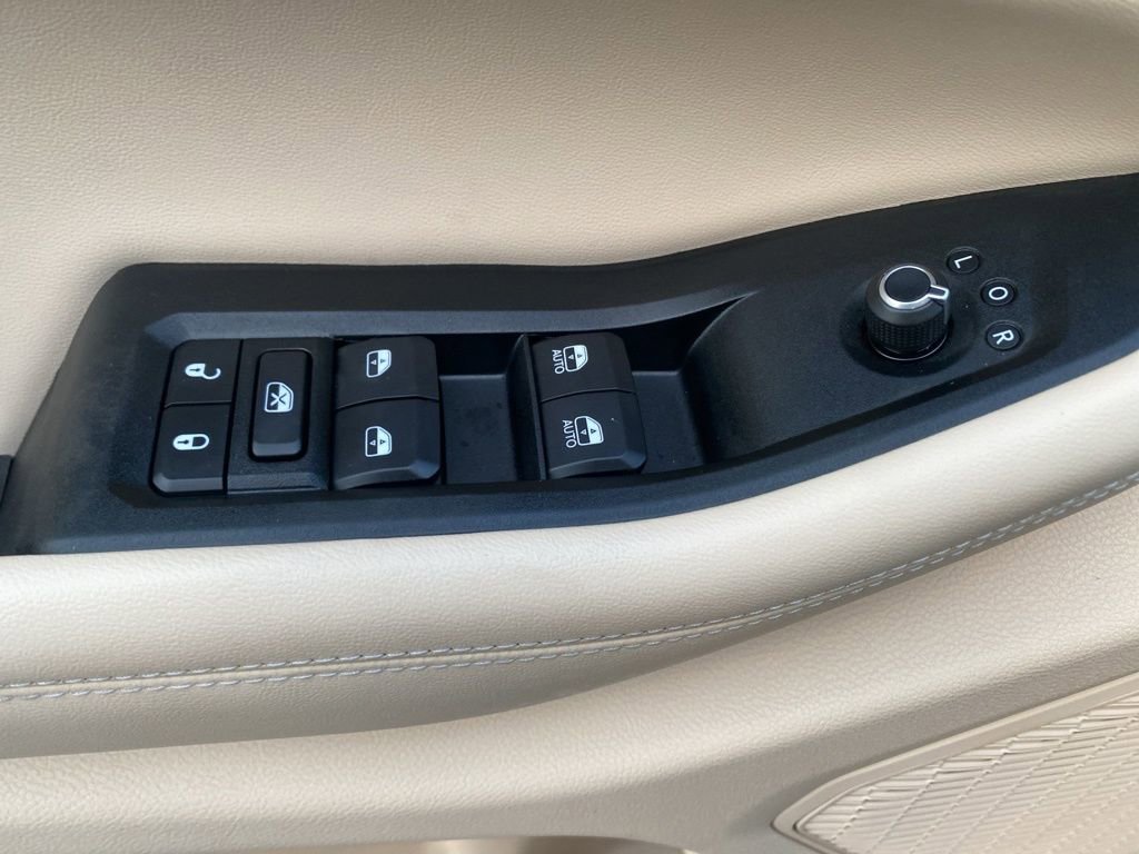 Used 2023 Jeep Grand Cherokee Limited image 11