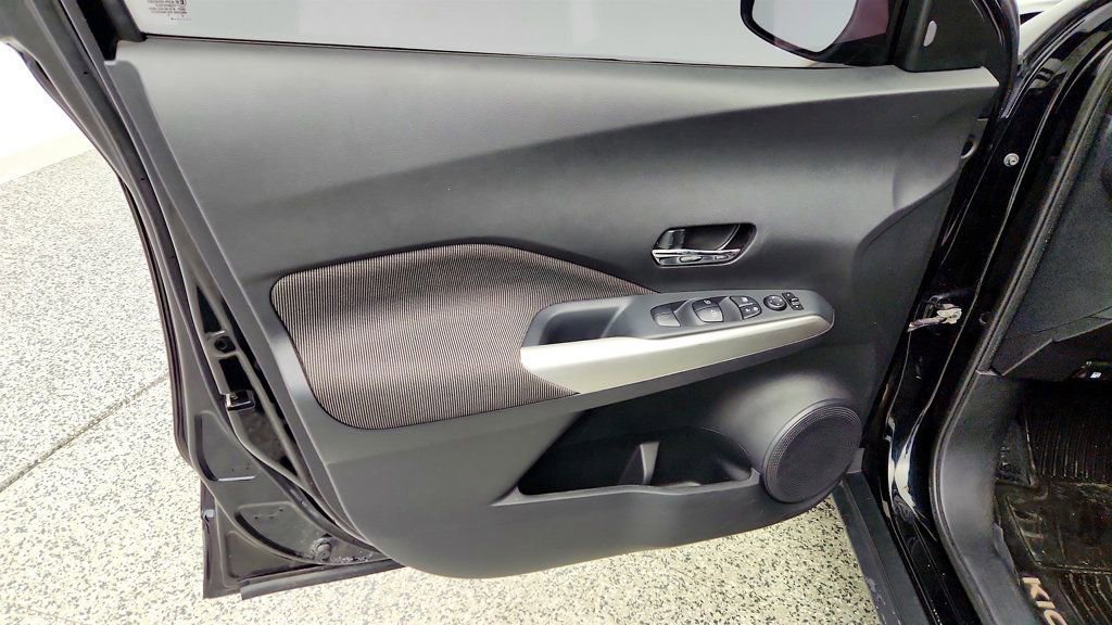 Used 2019 Nissan Kicks SV image 10