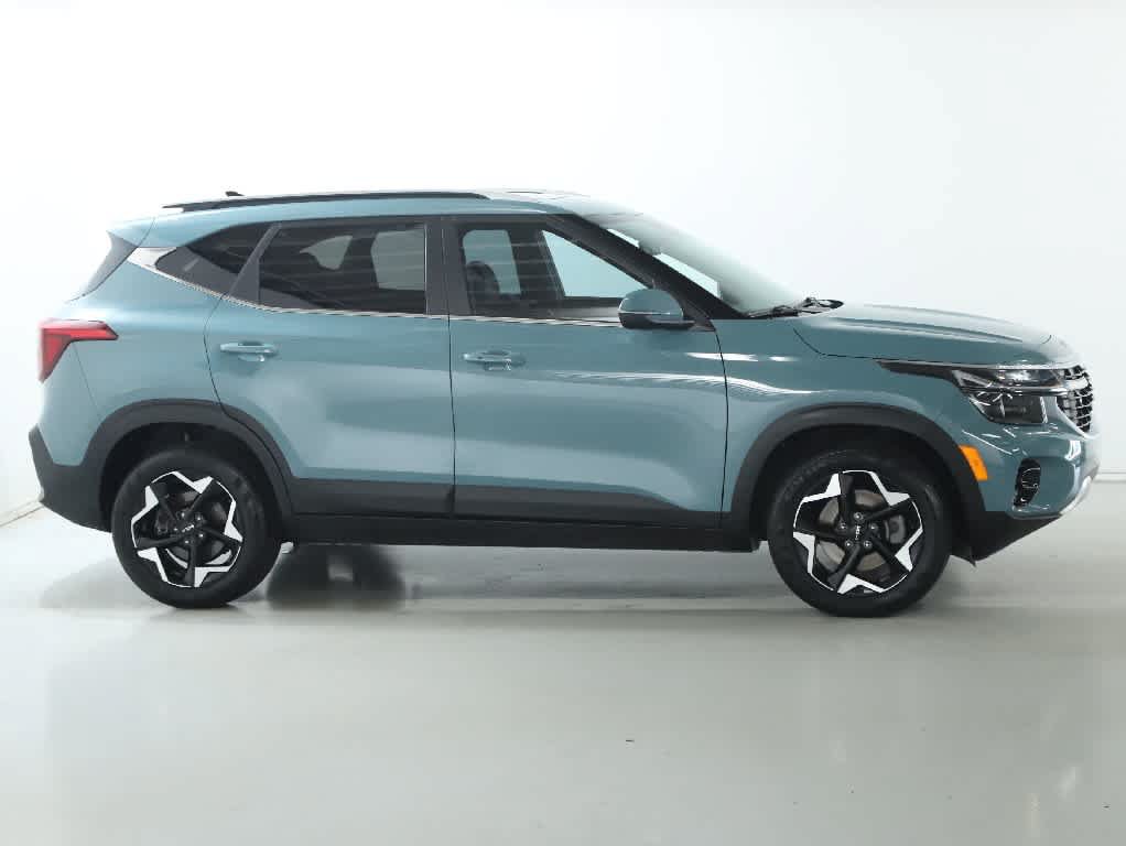Used 2024 Kia Seltos EX AWD/4WD image 11