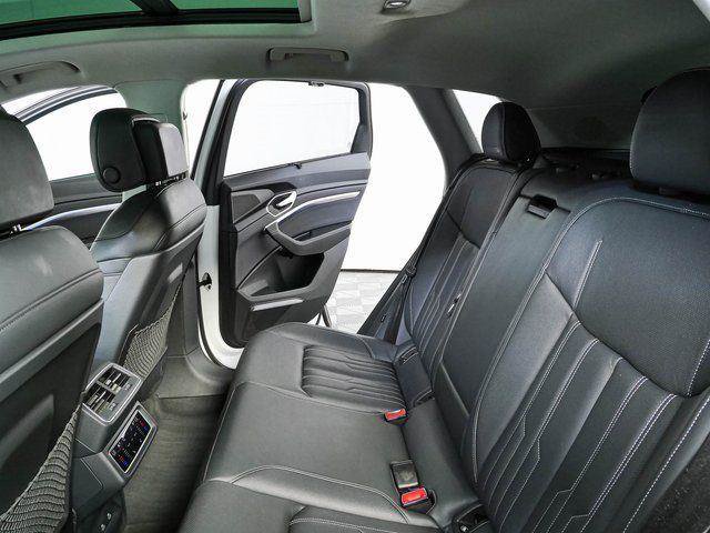 Used 2024 Audi Q8 e-tron Premium Plus AWD/4WD image 22