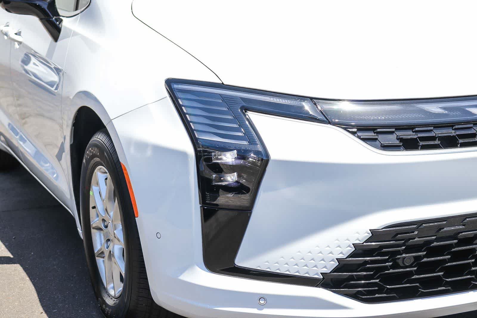 New 2027 Chrysler Pacifica Select FWD image 8