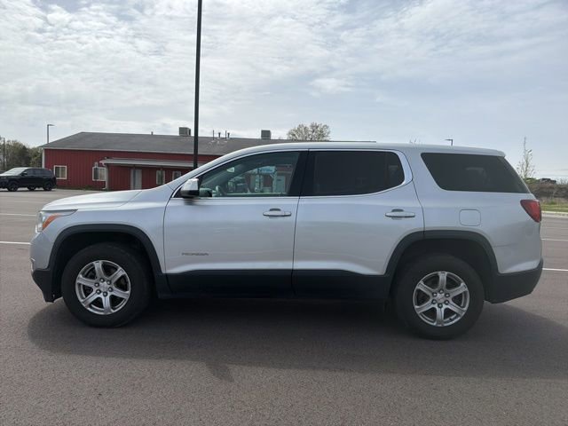 Used 2018 GMC Acadia SLE w/ LPO, Cargo Package FWD image 2