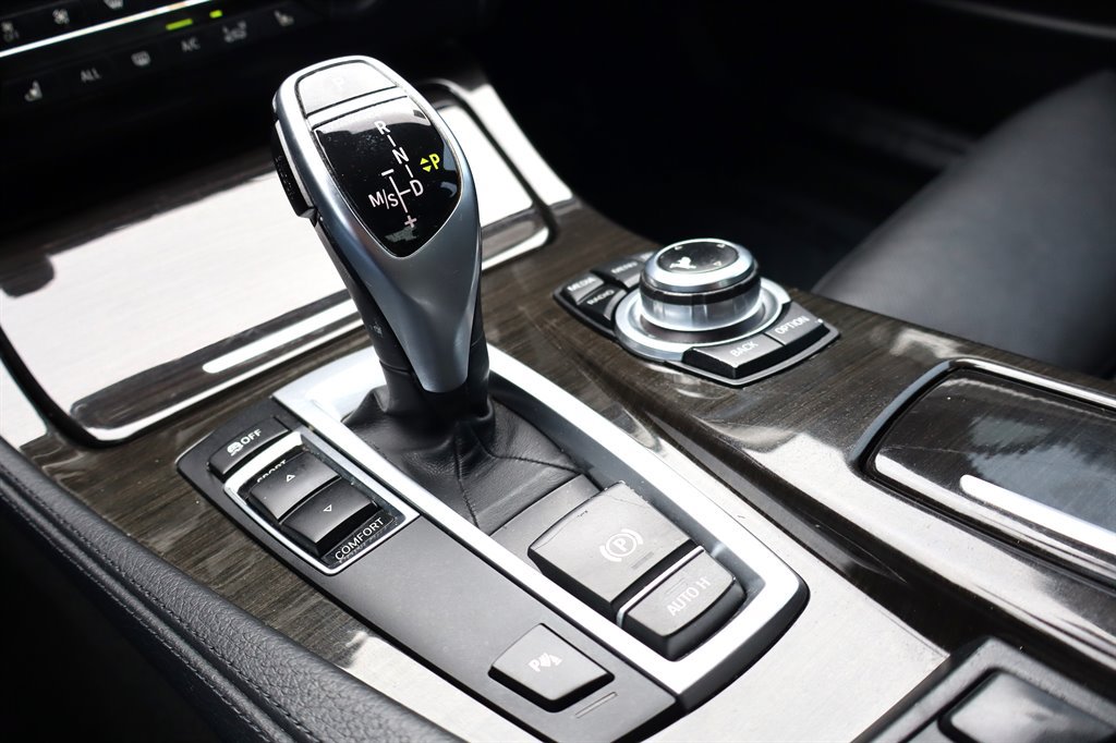 Used 2013 BMW 550i Sedan RWD image 28