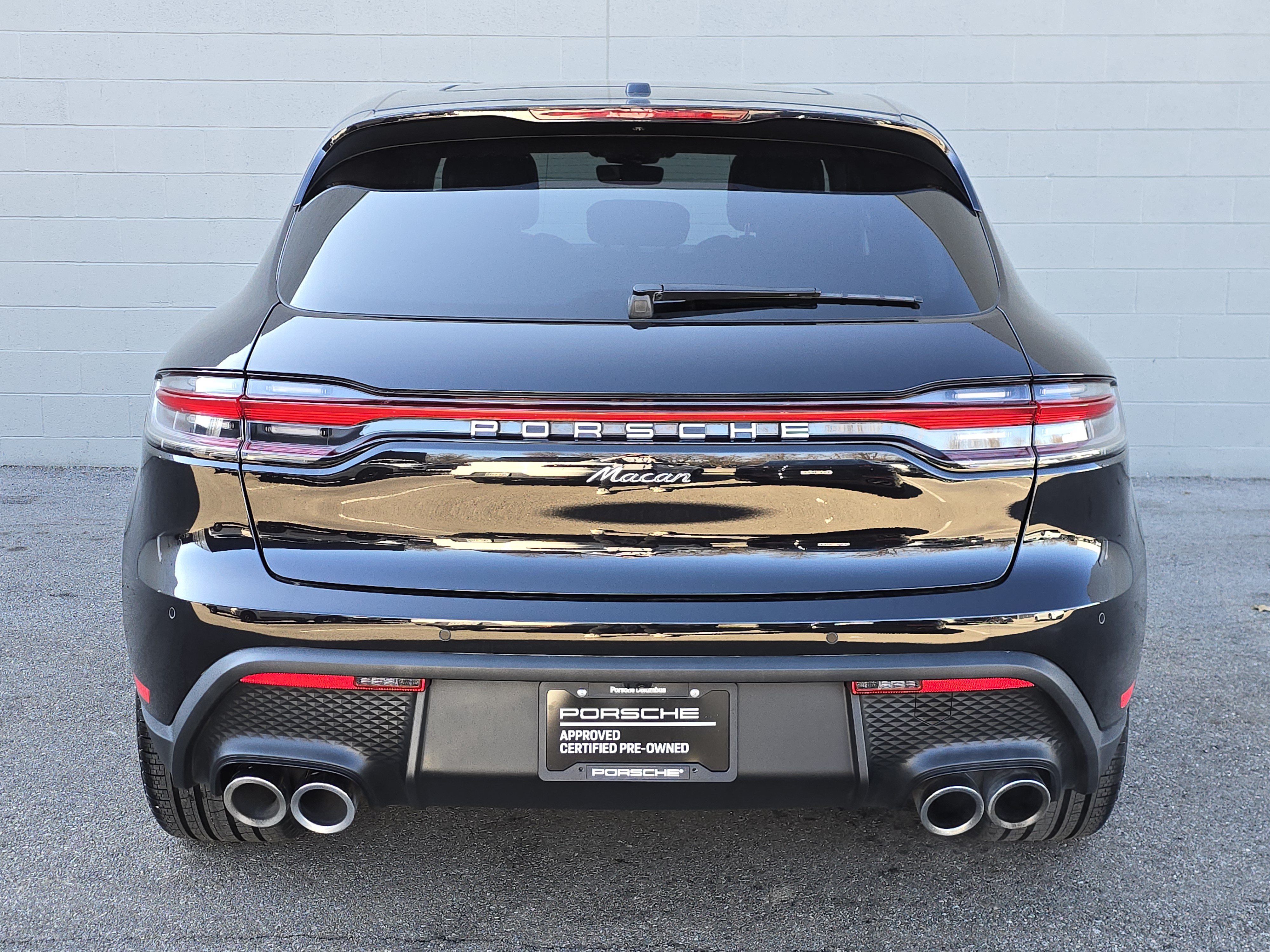 Certified 2025 Porsche Macan AWD/4WD image 8