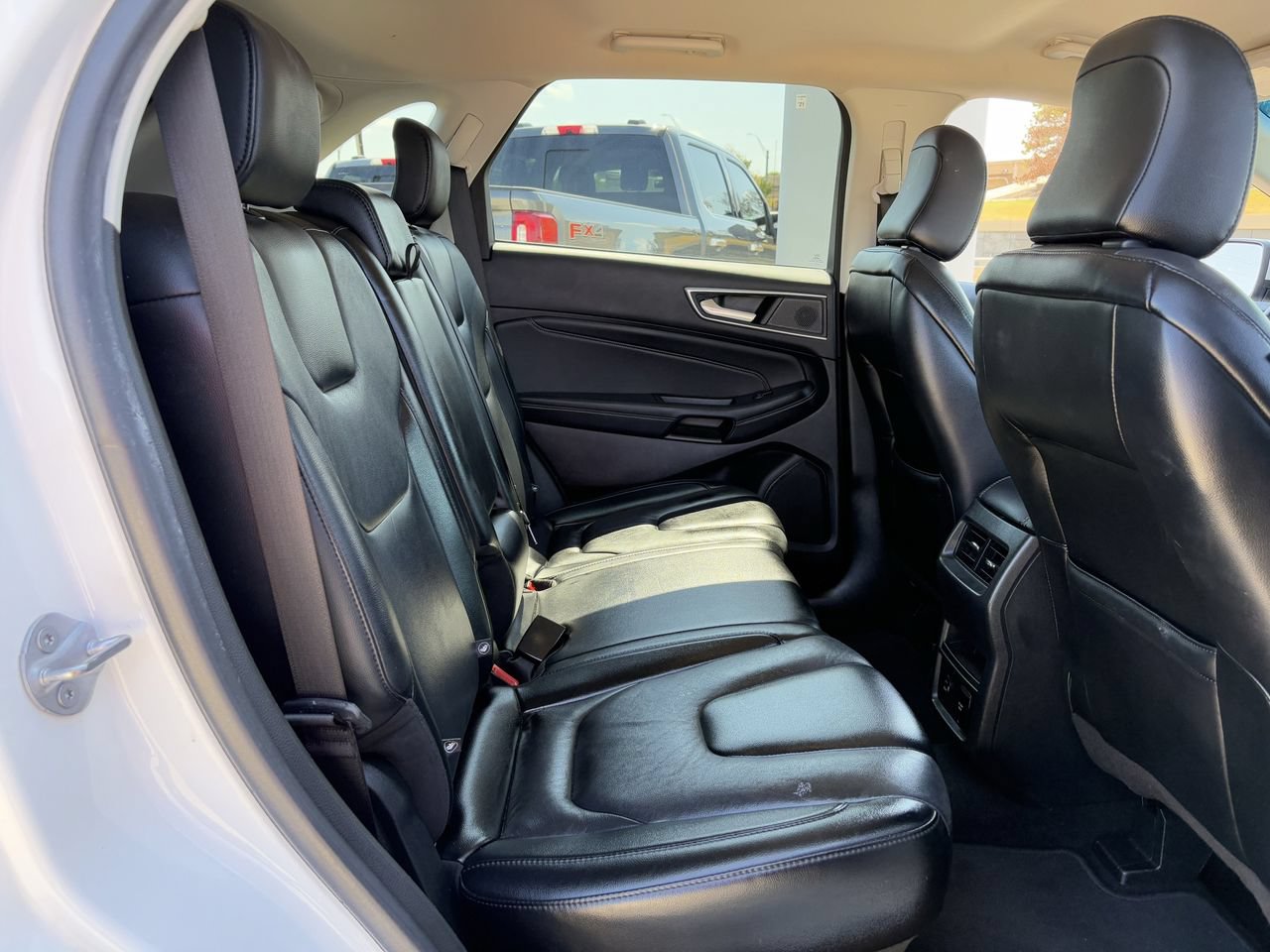 Used 2022 Ford Edge Titanium AWD/4WD image 28