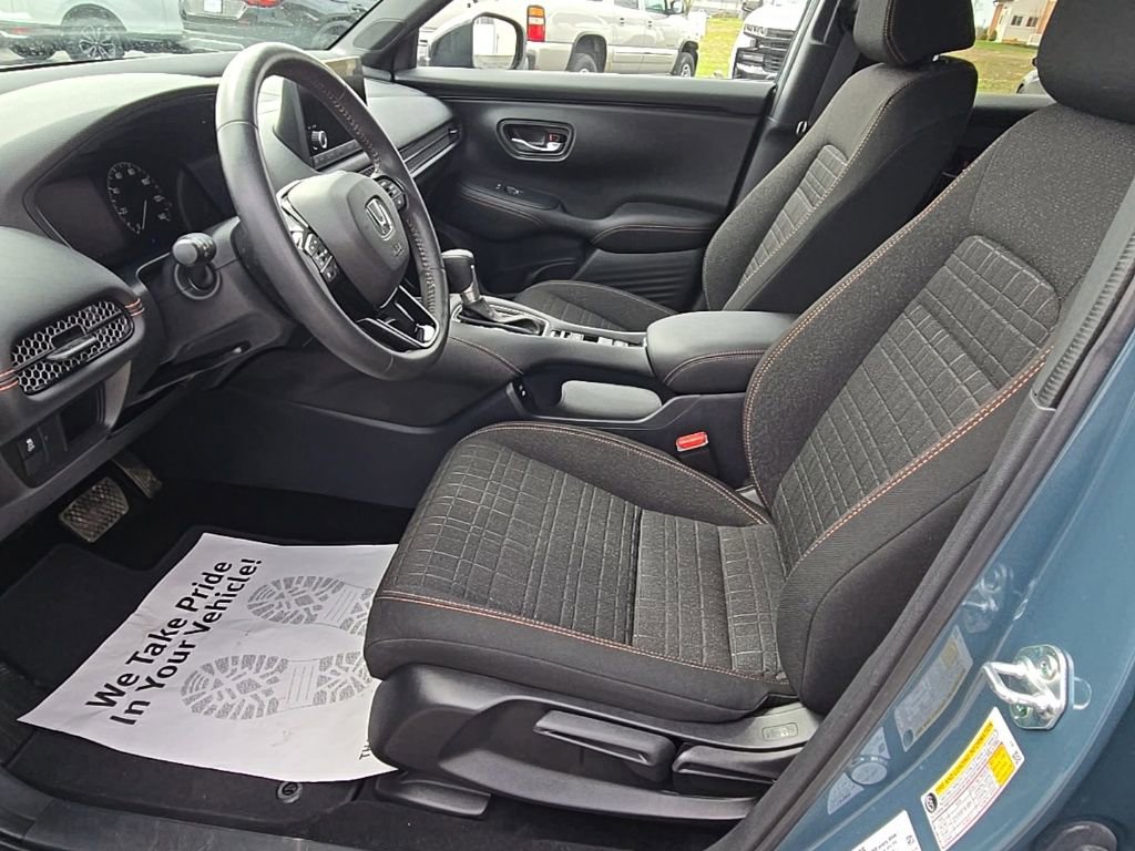 Used 2025 Honda HR-V Sport image 17