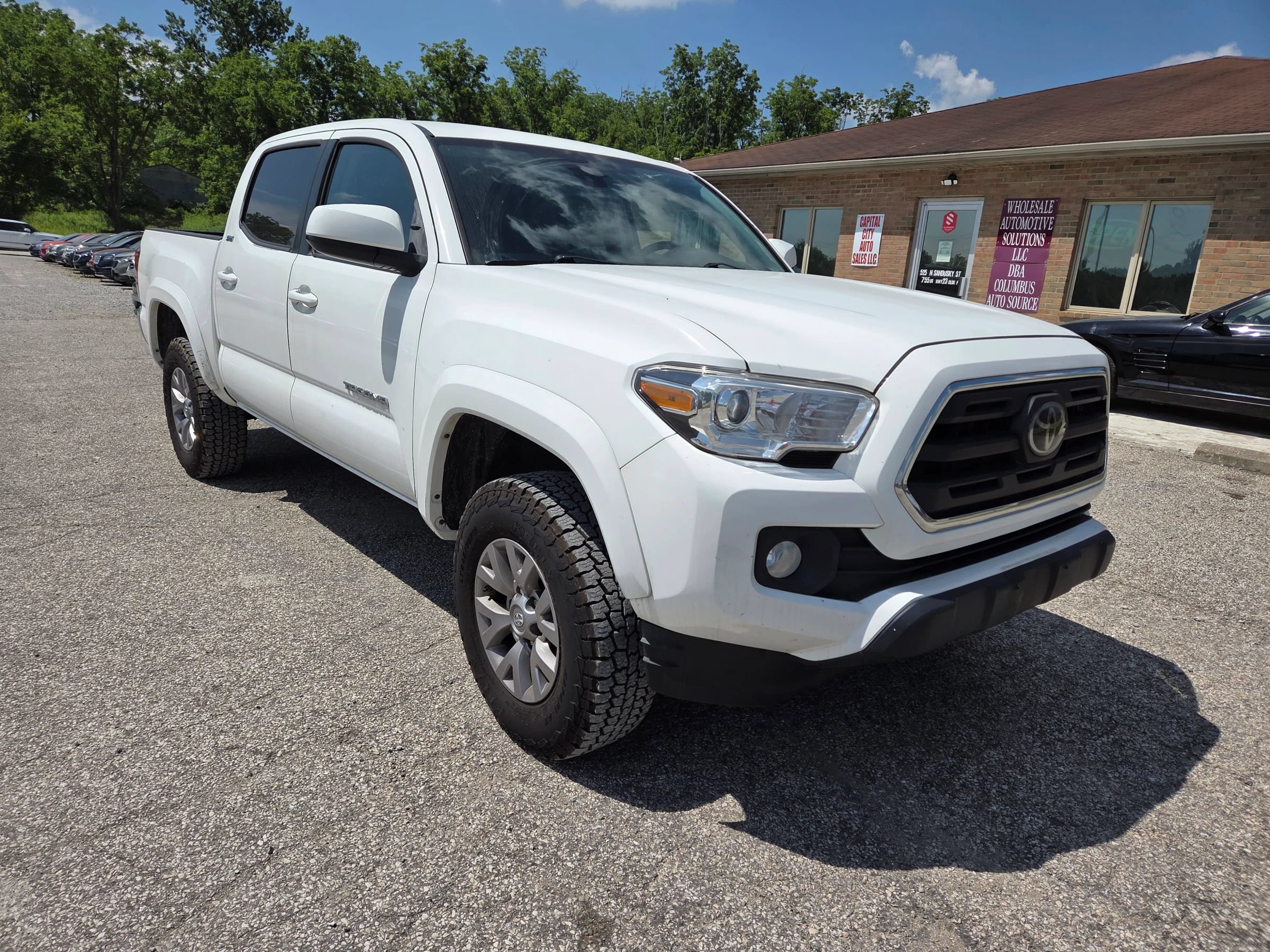 Used 2019 Toyota Tacoma SR5 AWD/4WD image 3