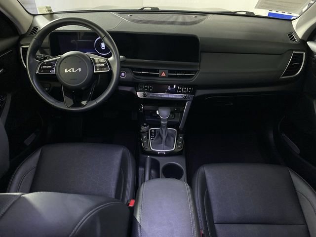 Used 2025 Kia Seltos EX w/ EX Sunroof Package image 26