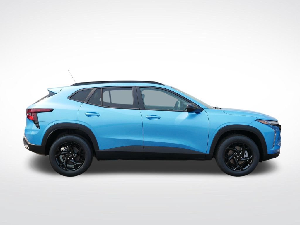 New 2026 Chevrolet Trax LT w/ Driver Confidence Package FWD image 2