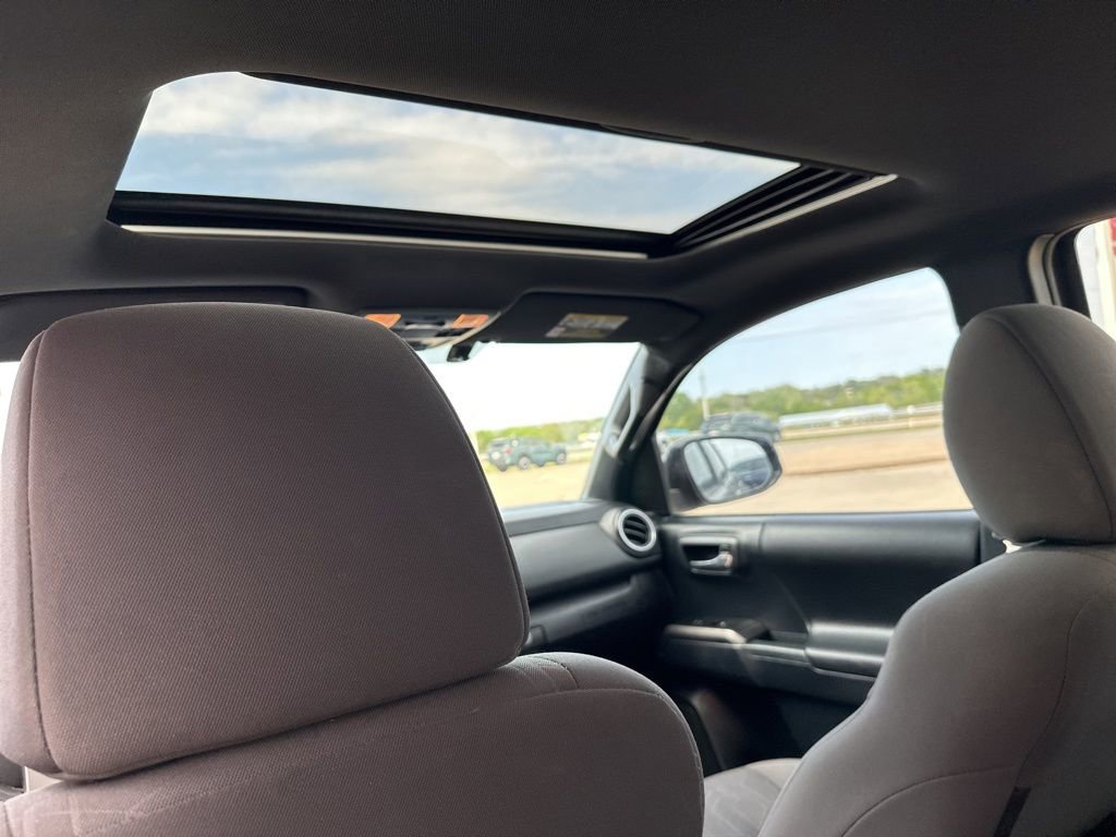 Used 2017 Toyota Tacoma TRD Off-Road image 23