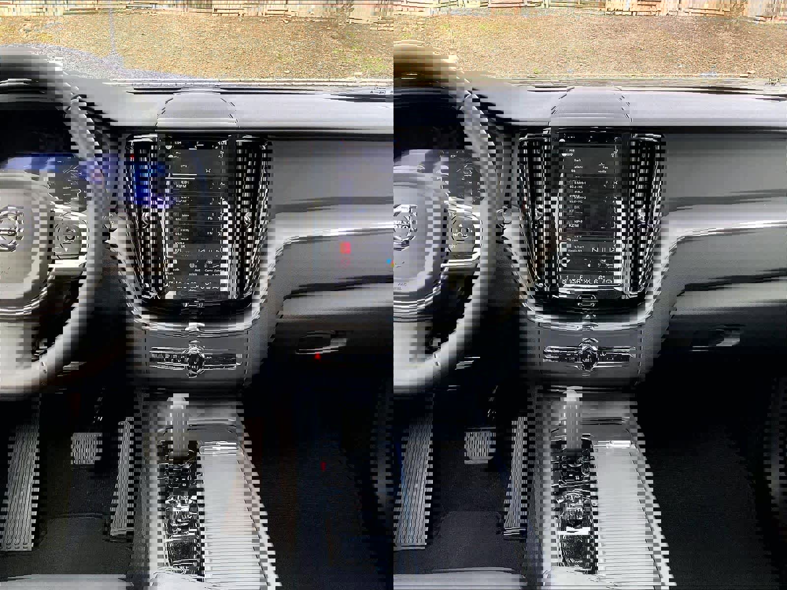 Used 2025 Volvo XC60 B5 Core image 9