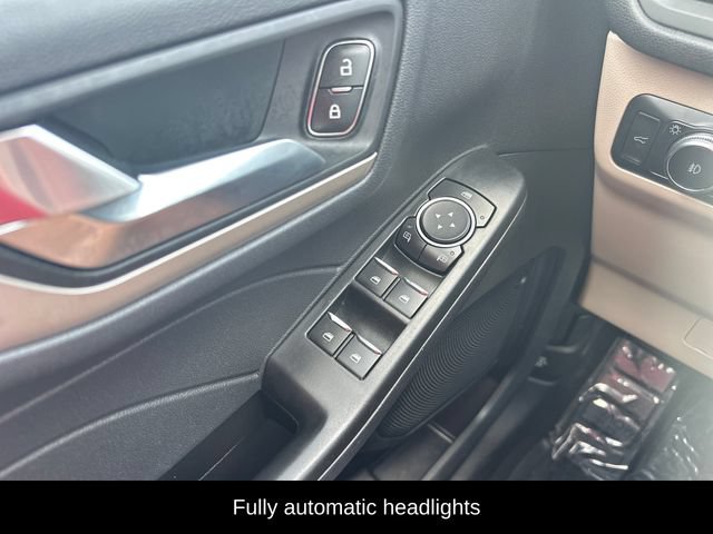 Used 2022 Ford Escape SEL FWD image 18