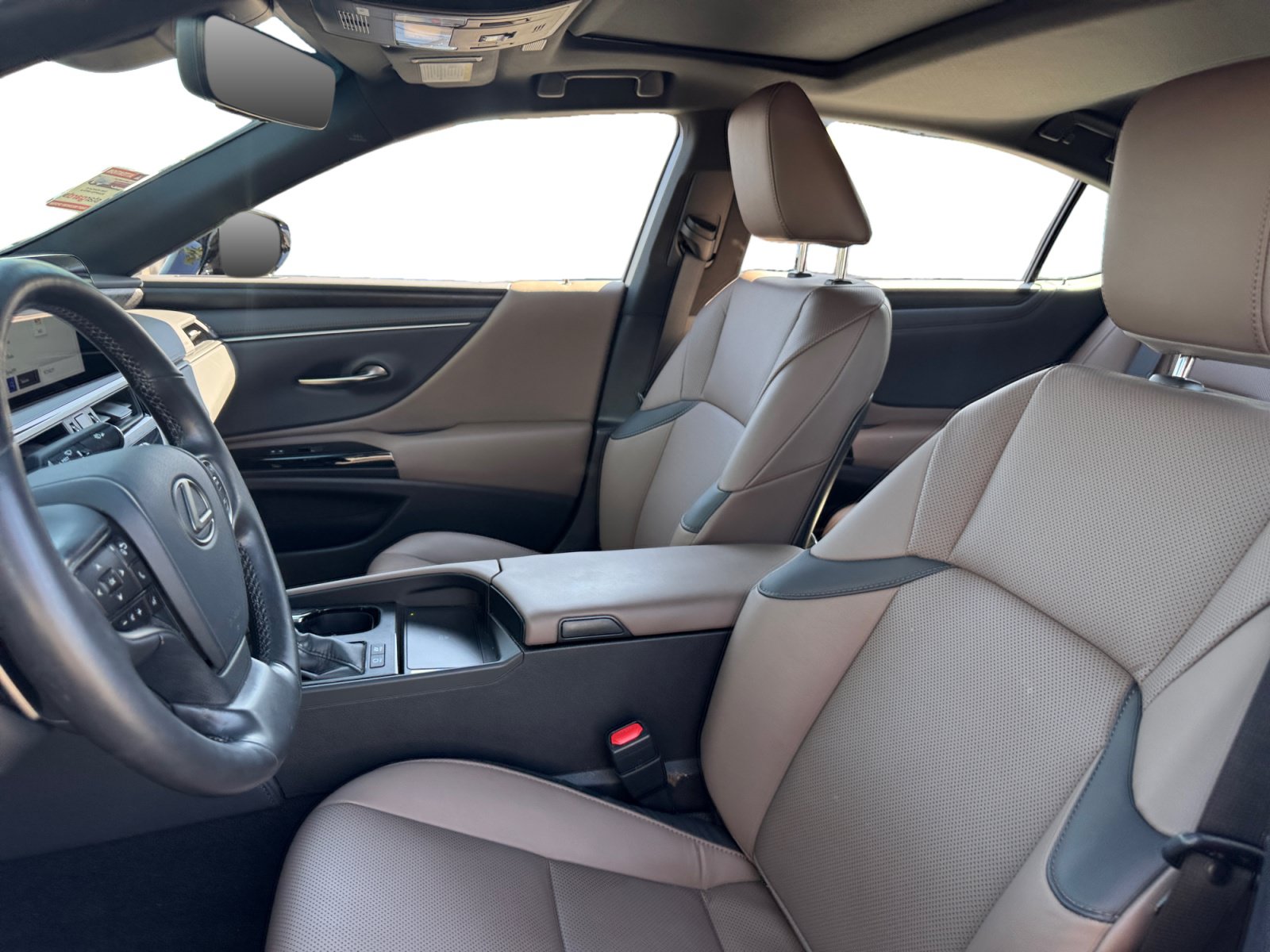 Used 2024 Lexus ES 300h w/ Premium Package FWD image 9