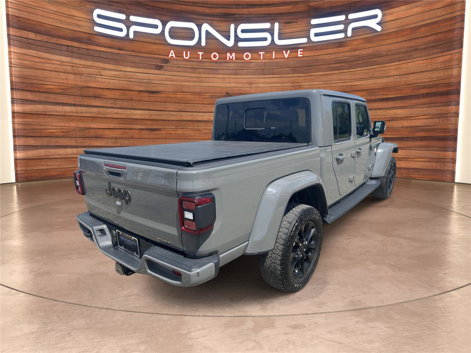 Used 2022 Jeep Gladiator Overland AWD/4WD image 7