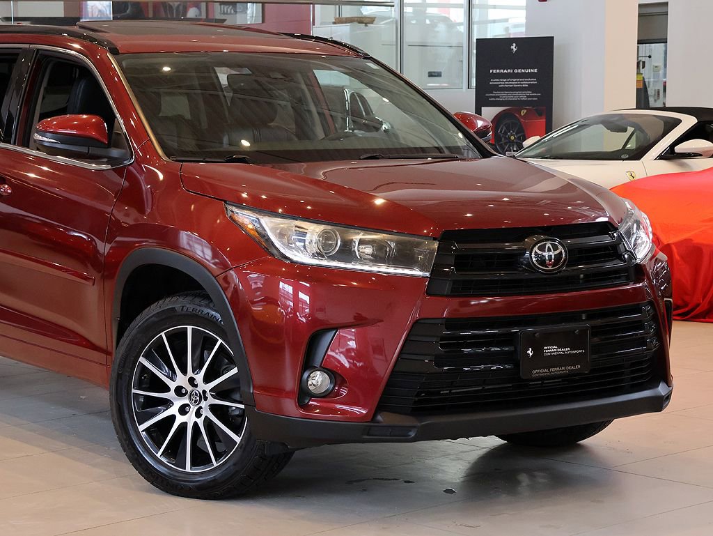 Used 2018 Toyota Highlander SE w/ Protection Package #3 AWD/4WD image 6
