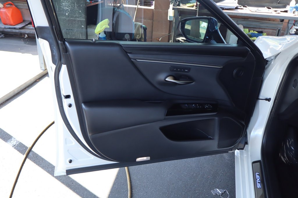 Used 2023 Lexus ES 300h w/ Accessory Package (Z1) FWD image 18