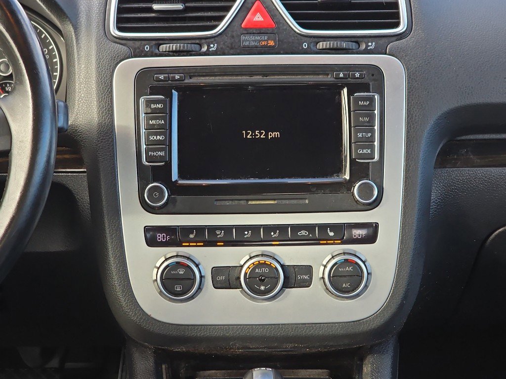 Used 2013 Volkswagen Eos Executive image 20