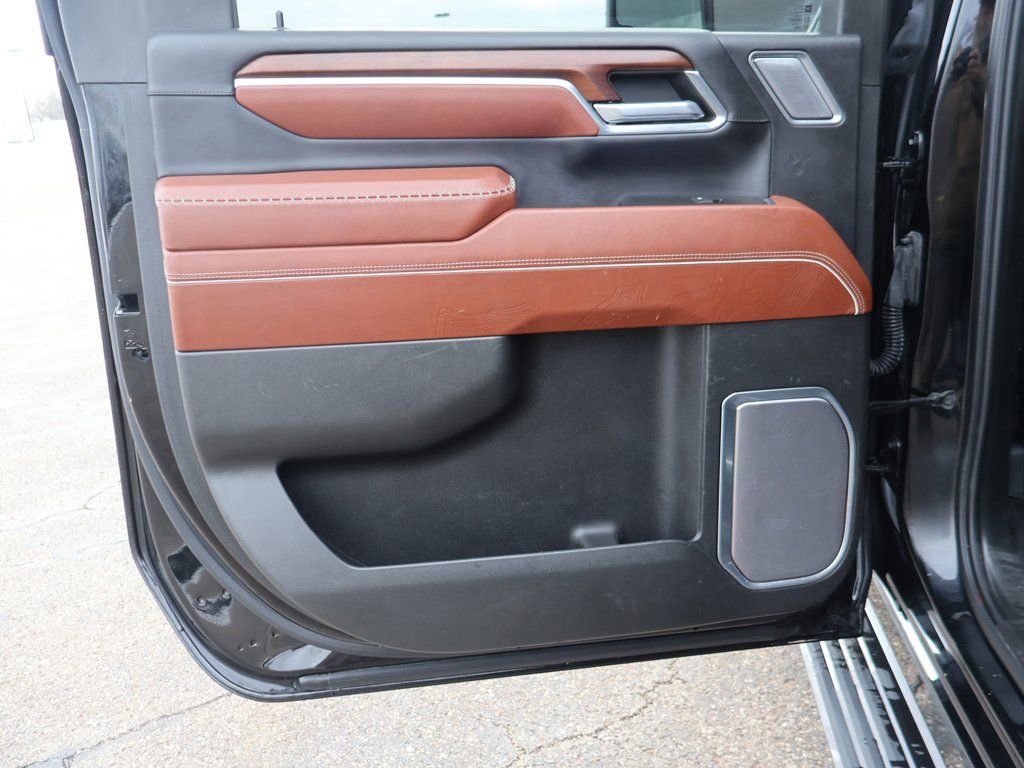 Used 2024 GMC Sierra 2500 Denali Ultimate w/ Max Trailering Package image 28