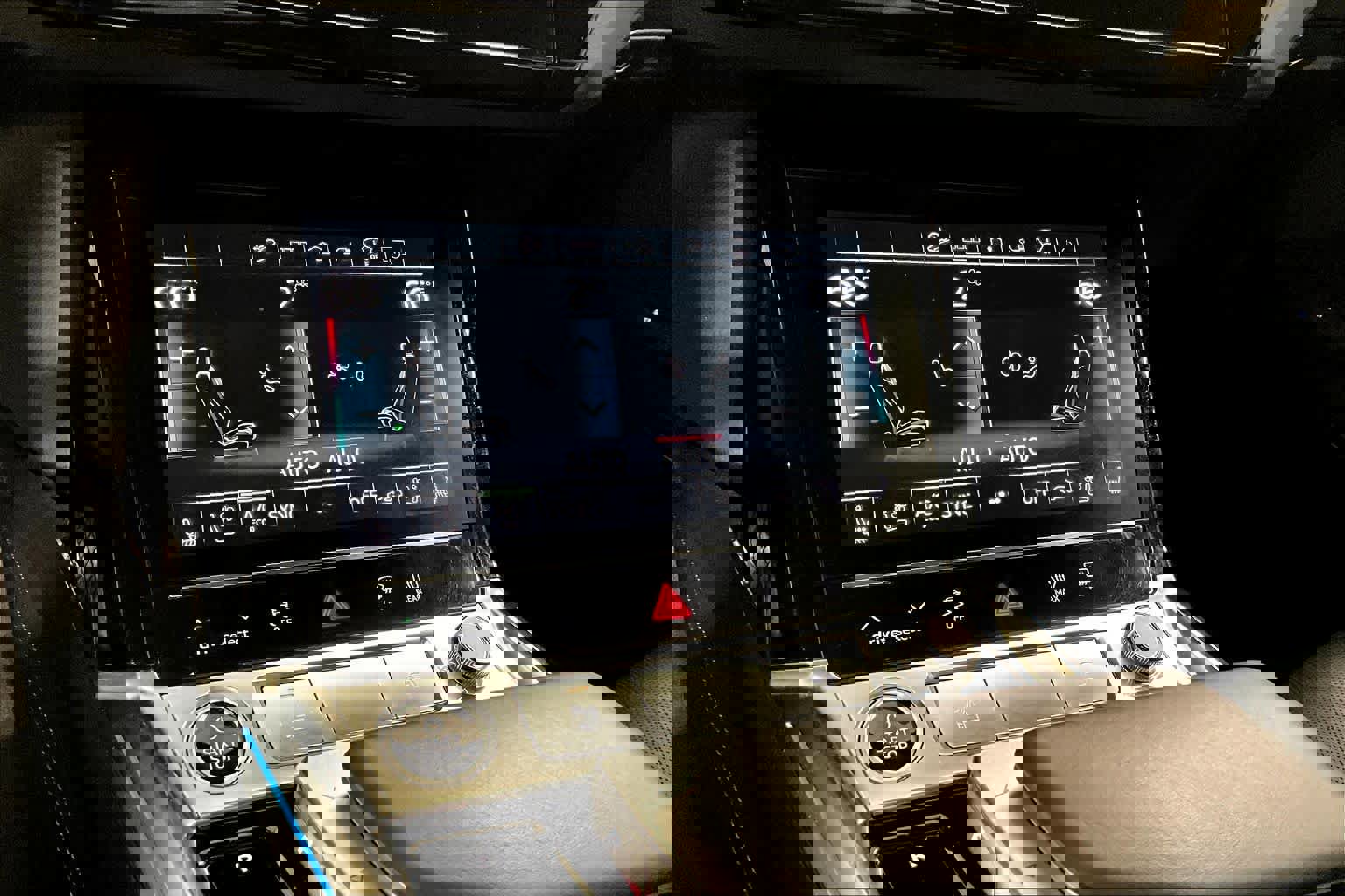 Used 2021 Audi e-tron Prestige w/ Prestige Package image 26