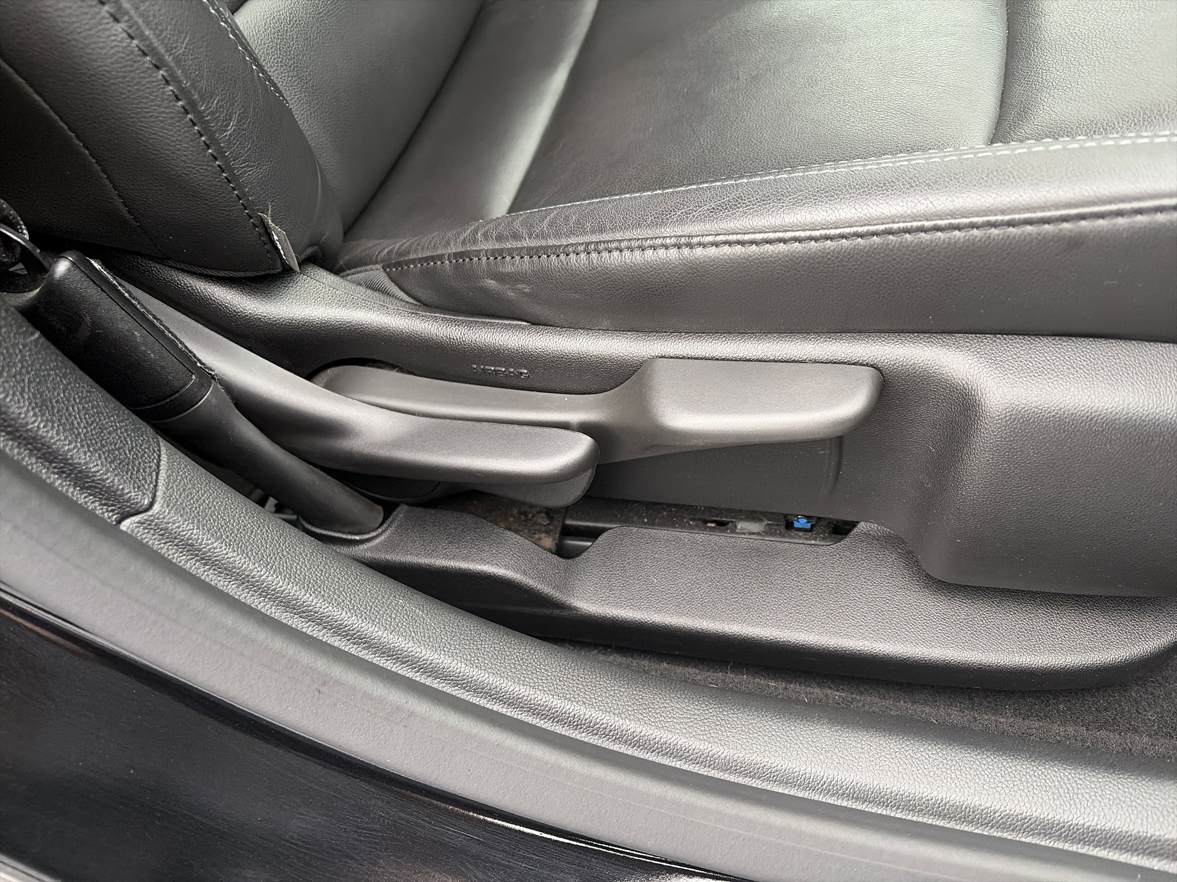 Used 2016 Chevrolet Cruze Premier image 29