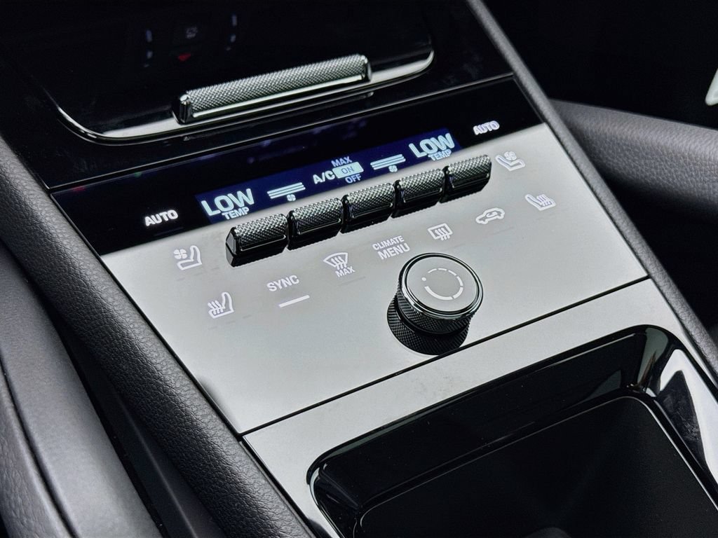 New 2026 Porsche Cayenne Coupe AWD/4WD image 22