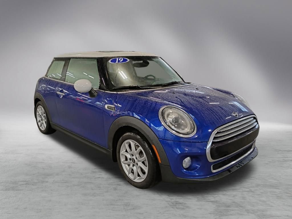 Used 2019 MINI Cooper 2-Door Hardtop w/ Premium Package image 7