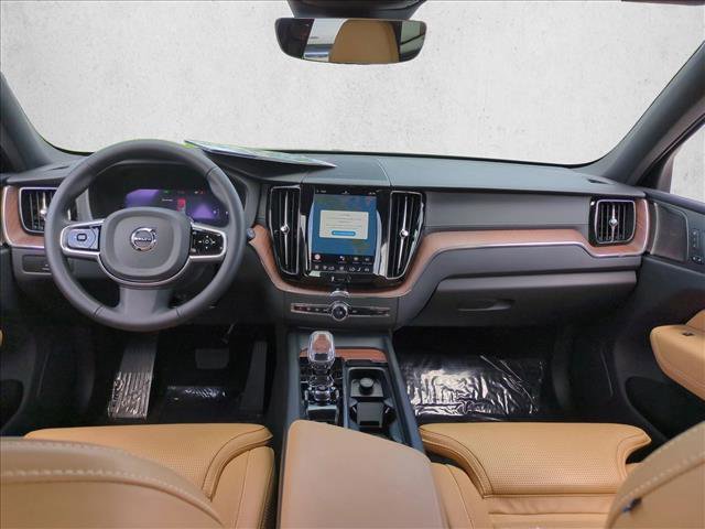 Used 2024 Volvo XC60 B5 Ultimate w/ Protection Package Premier image 18
