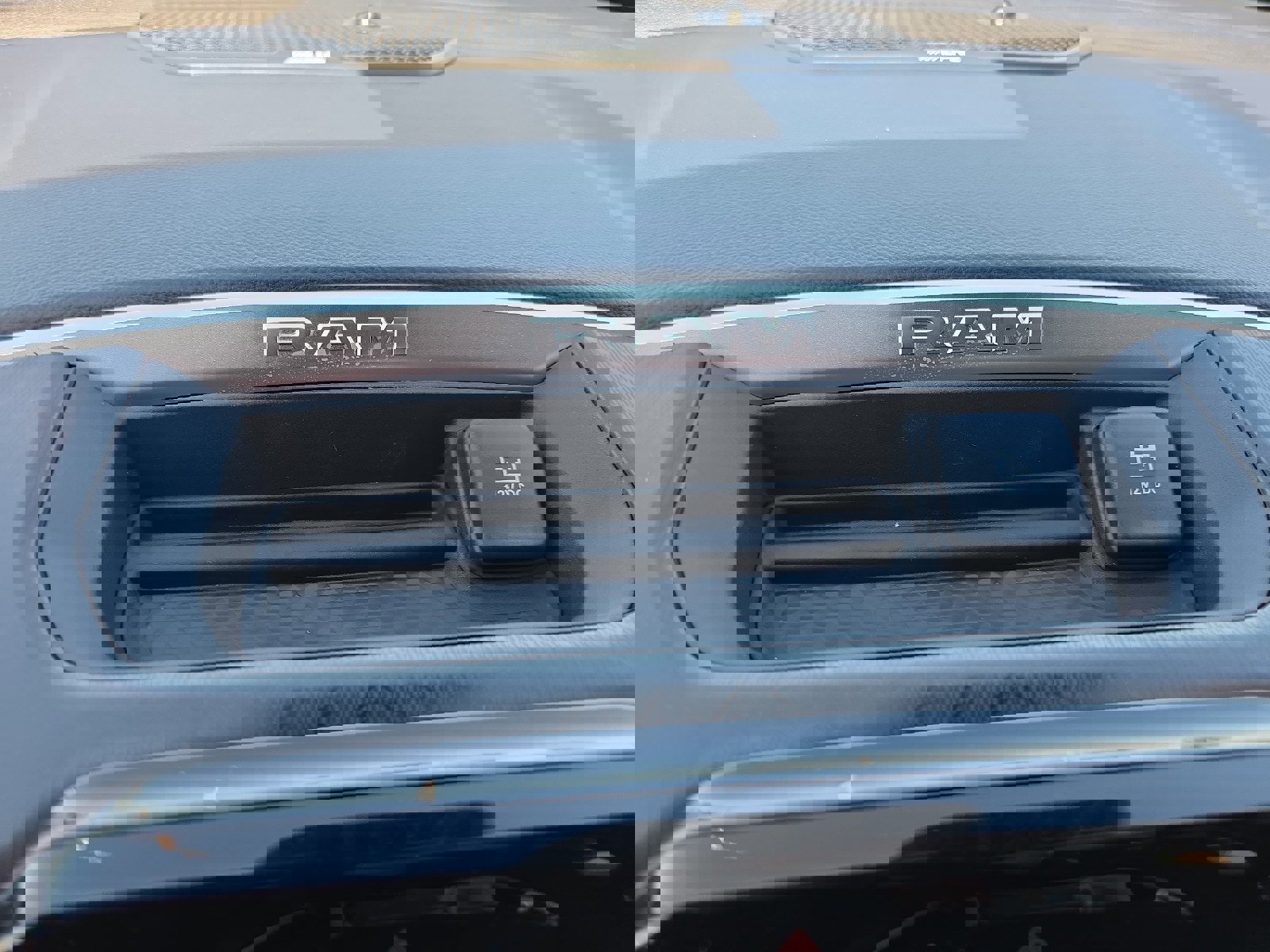 New 2026 RAM 1500 4x4 Crew Cab image 41