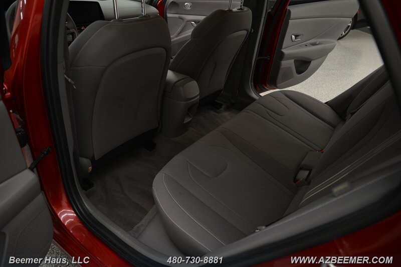 Used 2024 Hyundai Elantra SEL FWD image 25