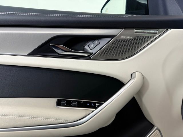 Certified 2026 Jaguar F-PACE R-Dynamic S AWD/4WD image 25