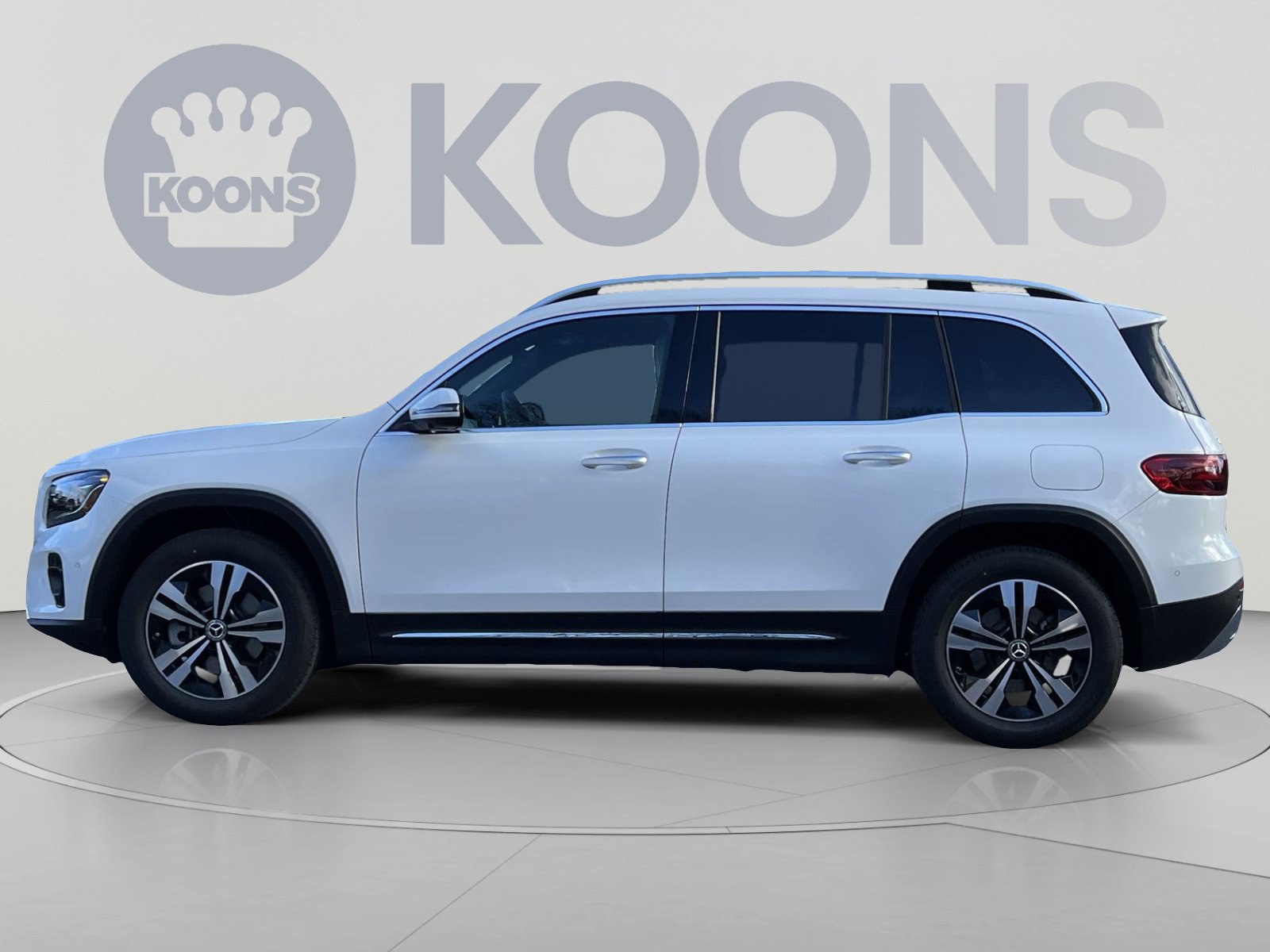 Used 2026 Mercedes-Benz GLB 250 4MATIC image 2