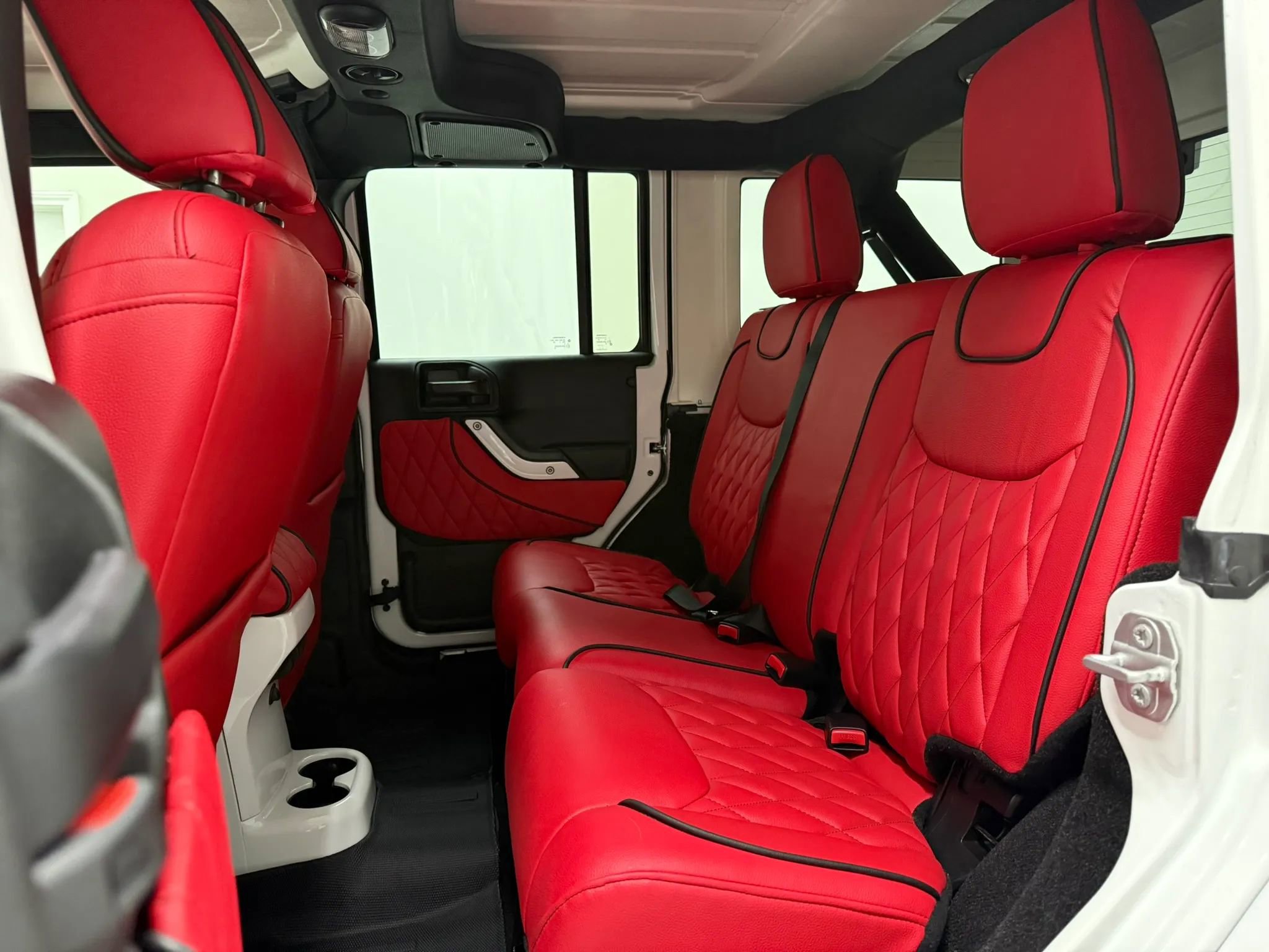 Used 2018 Jeep Wrangler Unlimited Sport S image 35