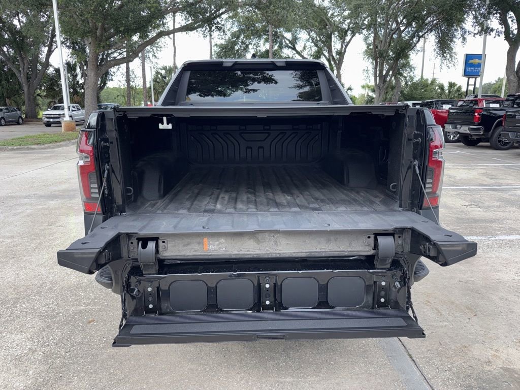 Used 2025 Chevrolet Silverado EV LT AWD/4WD image 22