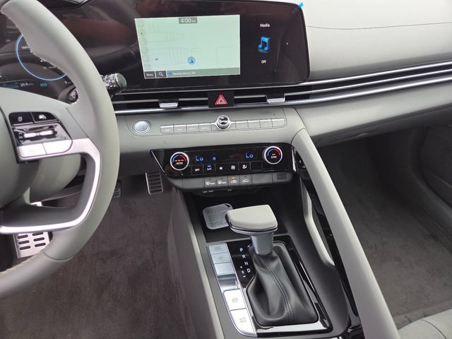 New 2026 Hyundai Elantra SEL FWD image 31