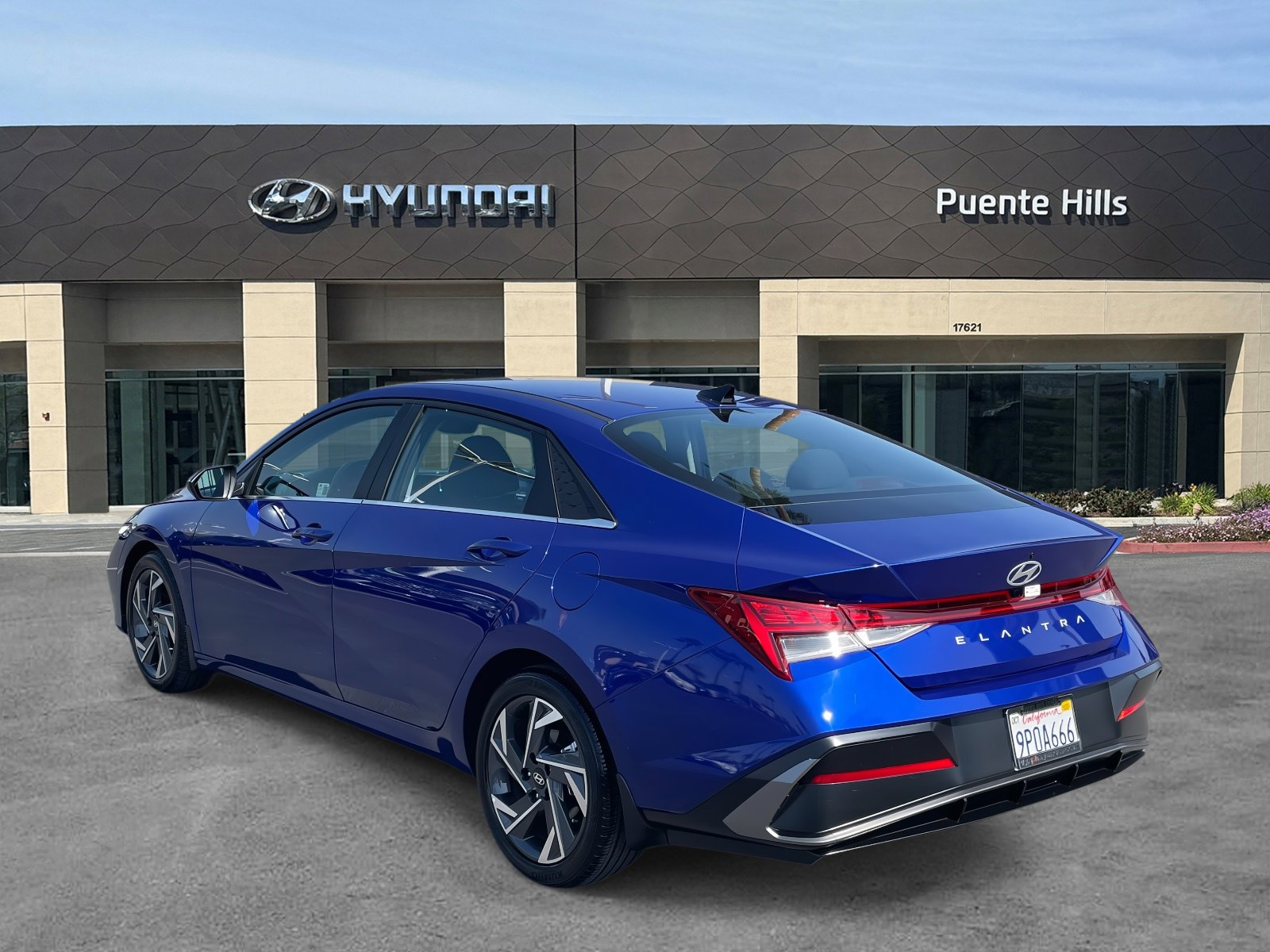 Certified 2024 Hyundai Elantra SEL w/ Convenience Package image 4