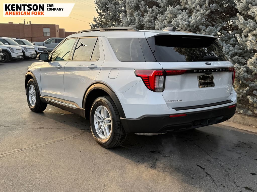 Used 2025 Ford Explorer Active image 6