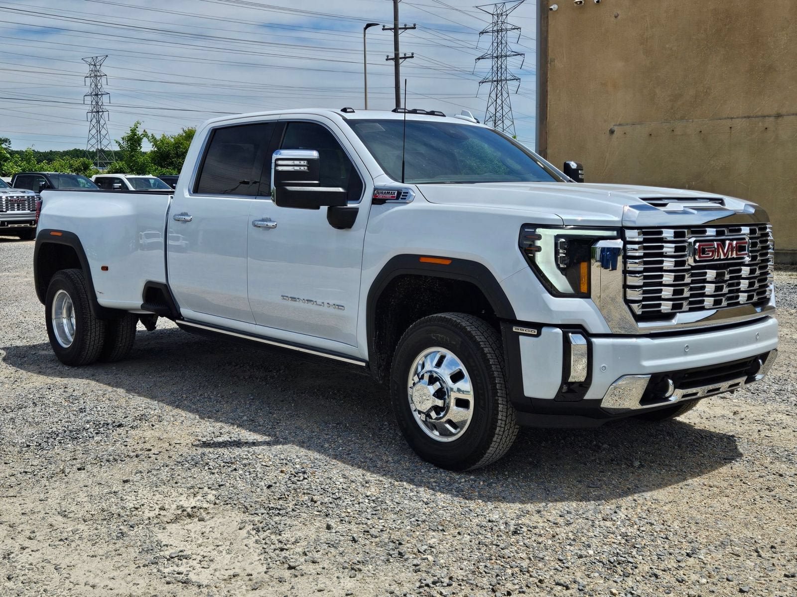 New 2026 GMC Sierra 3500 Denali w/ Denali Reserve Package AWD/4WD image 8