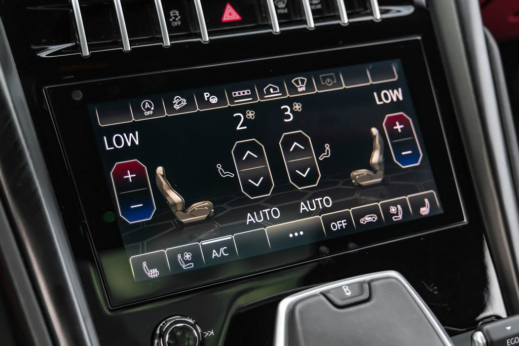 Used 2022 Lamborghini Urus image 35