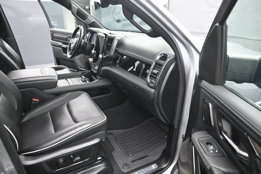 Used 2025 RAM 1500 Limited w/ Body Color Bumper Group AWD/4WD image 20