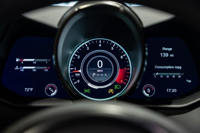 Used 2023 Aston Martin V8 Vantage Coupe image 46