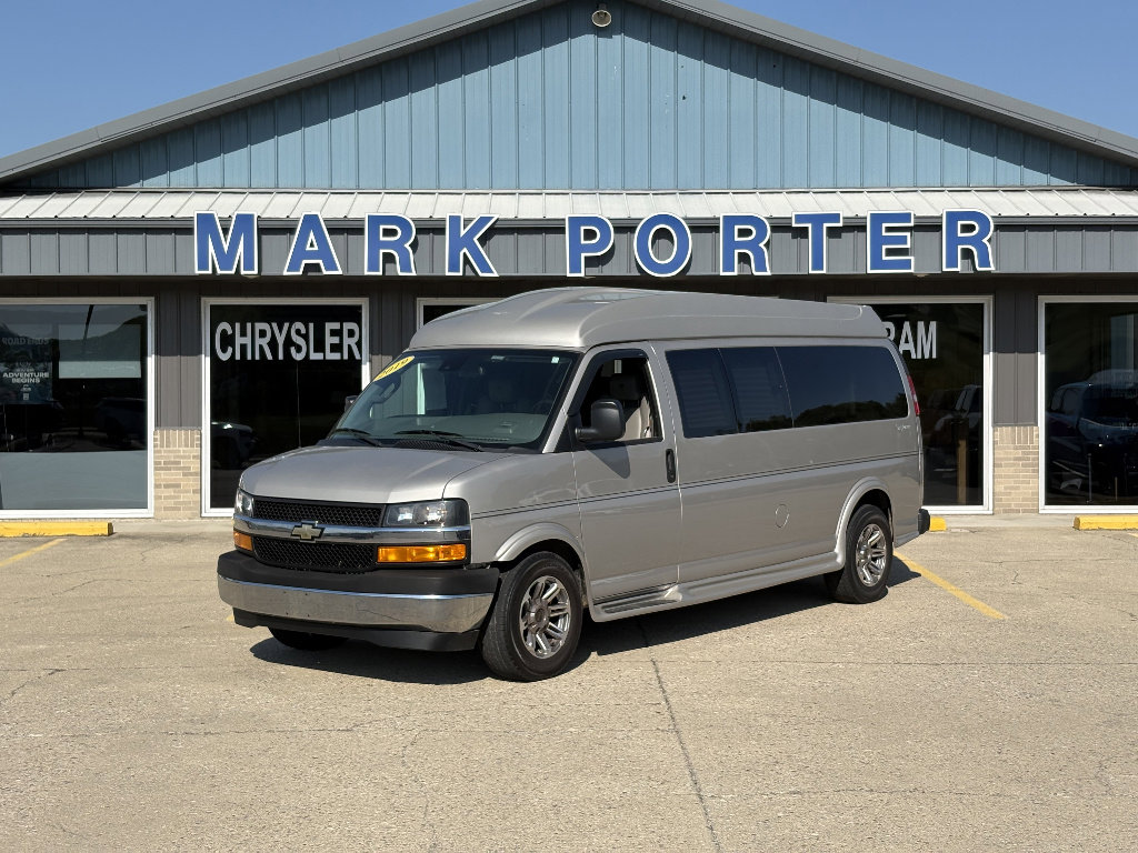 Used 2019 Chevrolet Express 2500 Extended w/ Enhanced Convenience Package RWD image 1