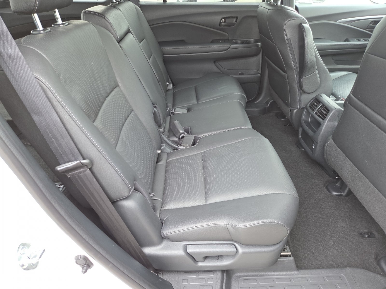 Used 2023 Honda Passport EX-L image 23