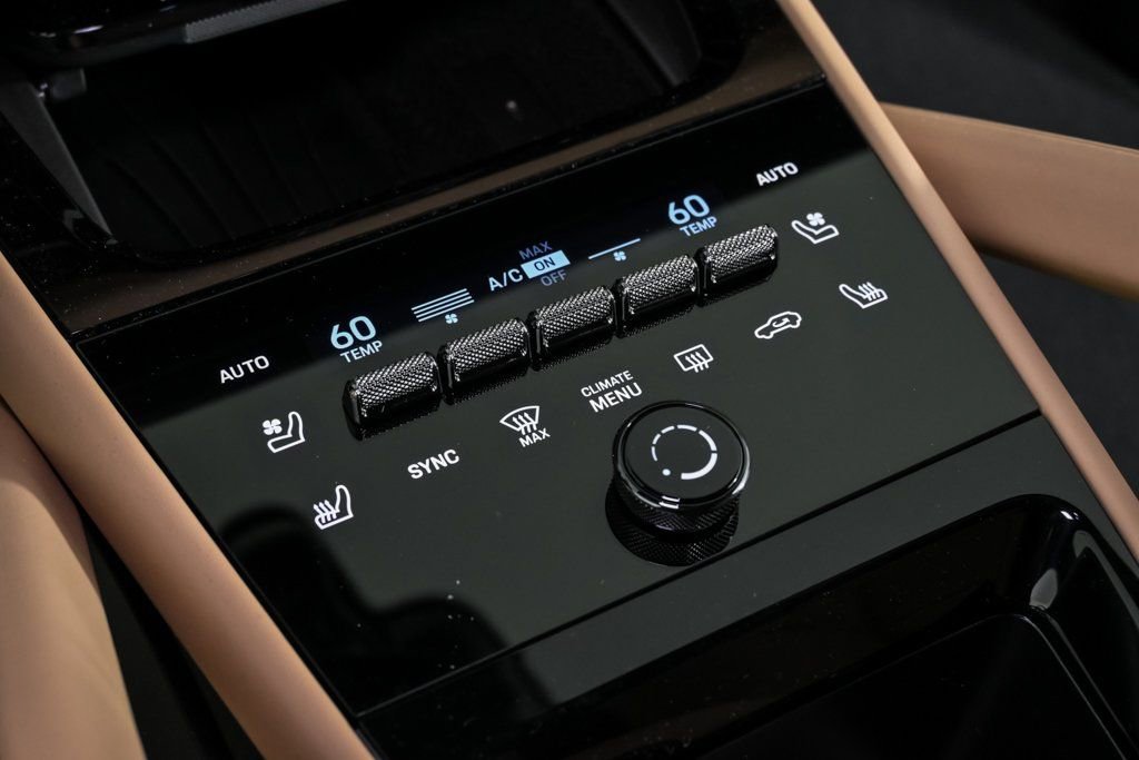 New 2025 Porsche Cayenne S image 18