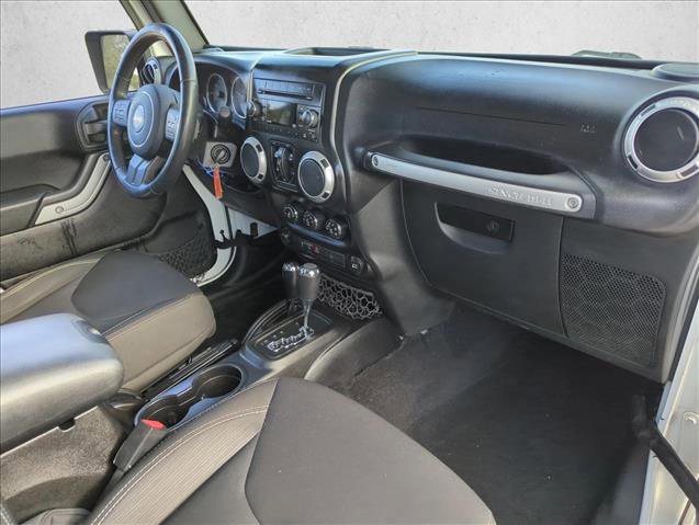 Used 2015 Jeep Wrangler Unlimited Sahara w/ Max Tow Package image 25